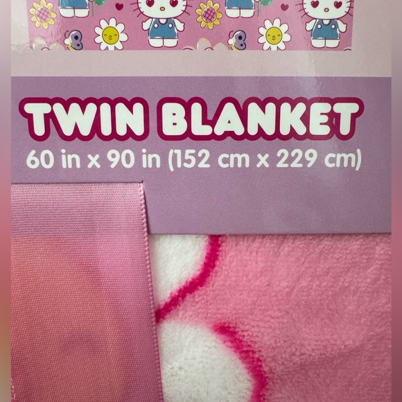 Hello Kitty Blanket🩷 - Picture 3 of 3